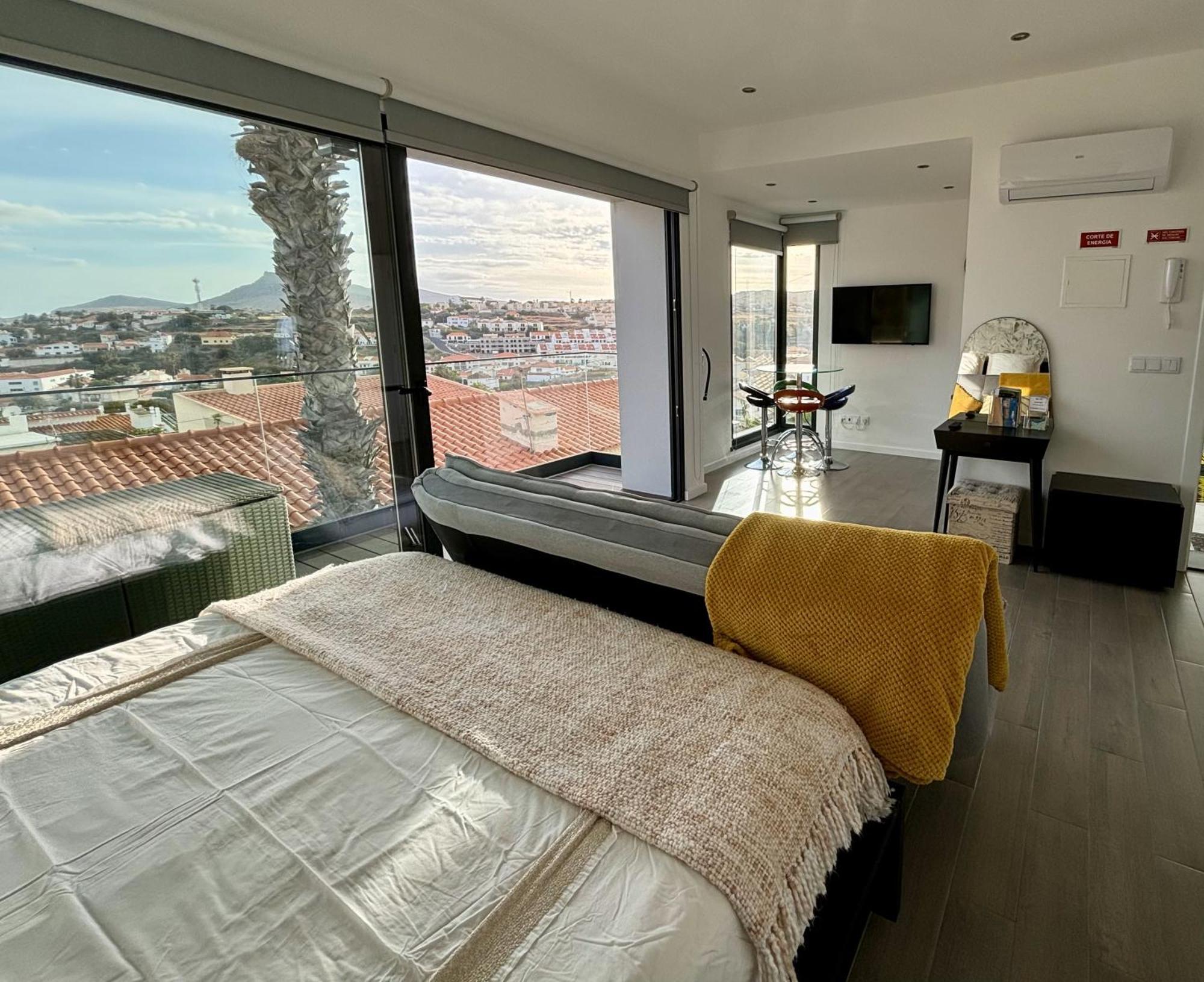 A Casa Do Gois - In *